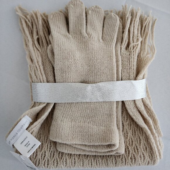 New York & Company 2-Piece Beige Cable-Knit Scarf & Gloves Set. Size: OSFM. NWT - Picture 1 of 3